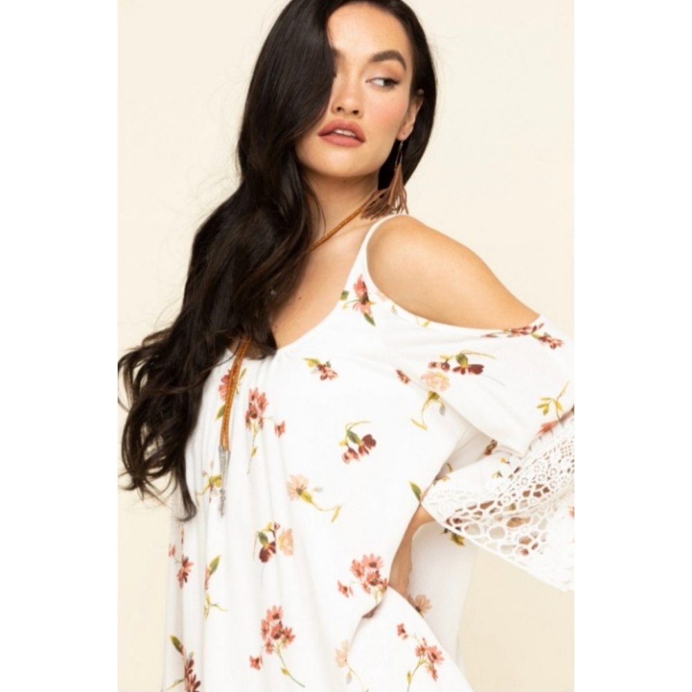 Nikki Erin Cold Shoulder Dress - Picture 5 of 16